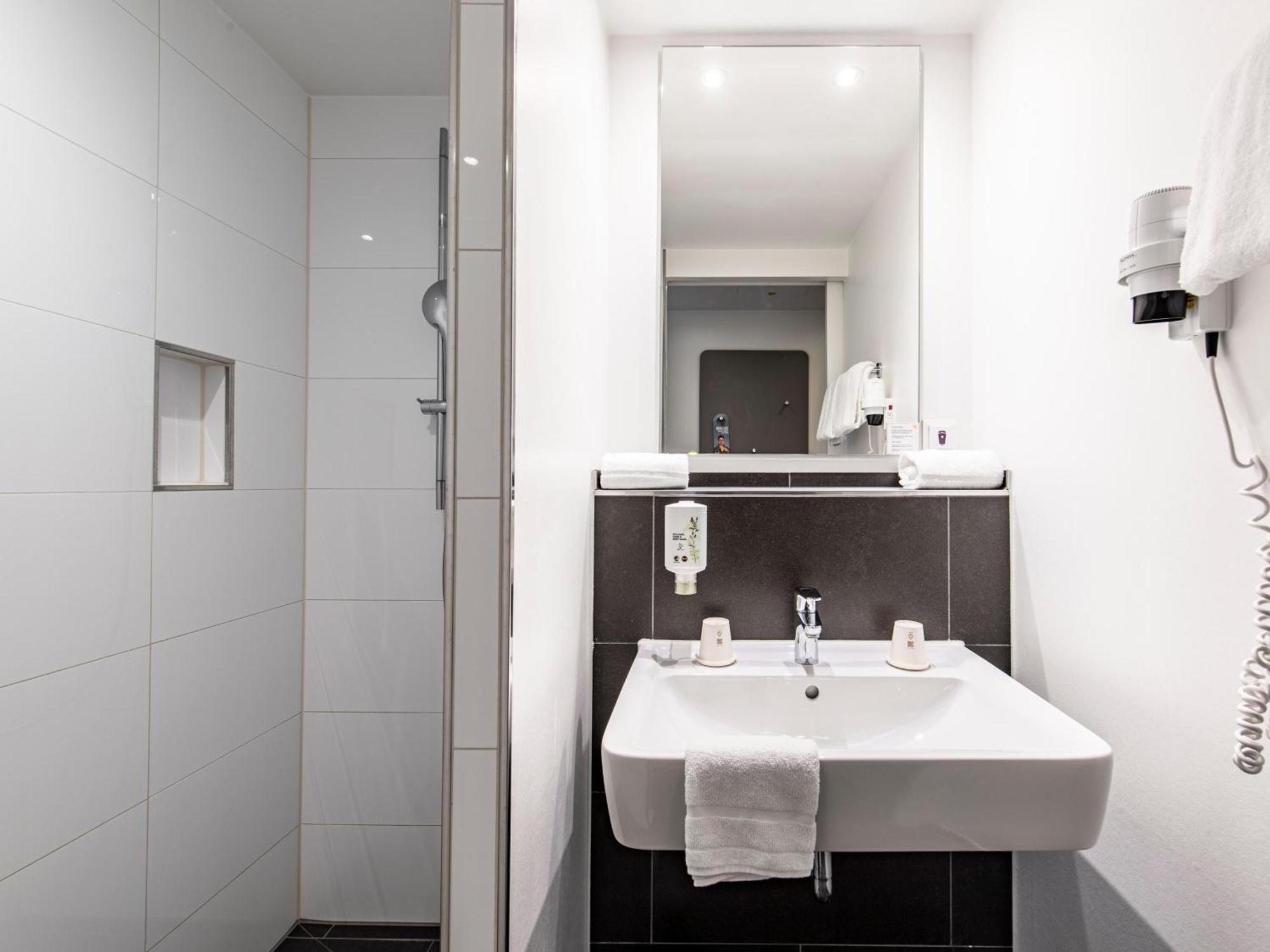 B&B Hotel Muenchen-Olympiapark Екстер'єр фото