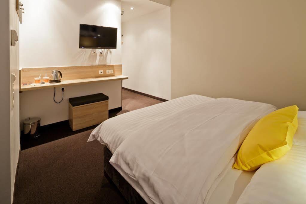 B&B Hotel Muenchen-Olympiapark Екстер'єр фото