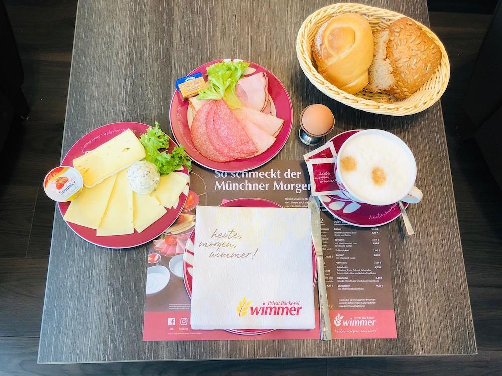 B&B Hotel Muenchen-Olympiapark Екстер'єр фото